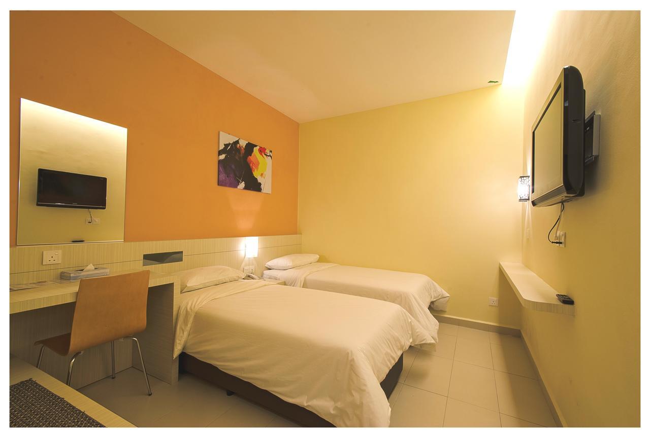 Prime City Express Hotel Kluang Exterior photo